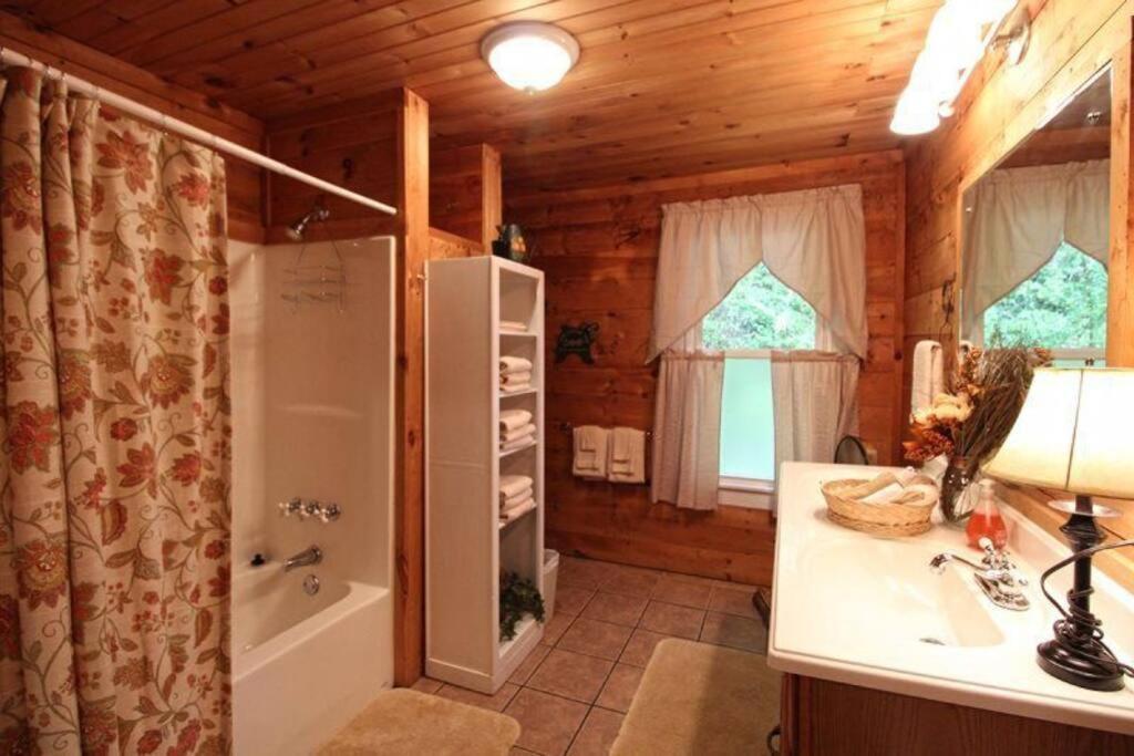 Вилла Creekside 1920'S Farmhouse Брайсон-Сити Экстерьер фото